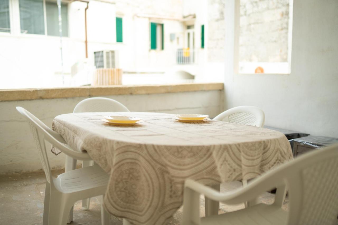 La Casa Di Andrea - Con Terrazzo Apartment Monopoli Bagian luar foto