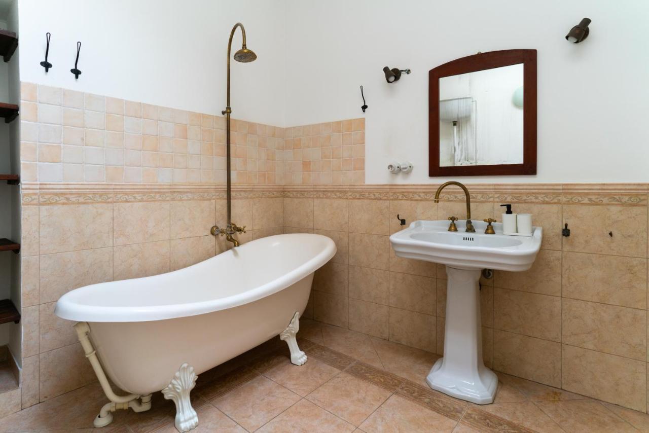 La Casa Di Andrea - Con Terrazzo Apartment Monopoli Bagian luar foto