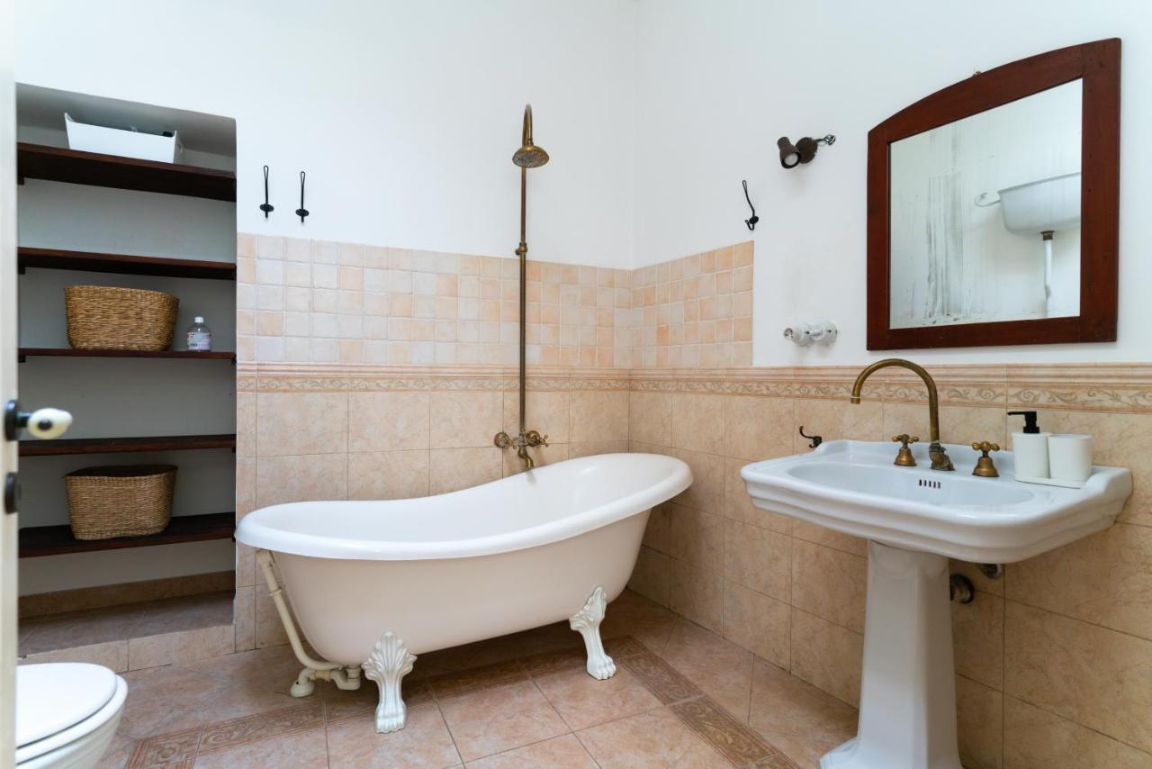La Casa Di Andrea - Con Terrazzo Apartment Monopoli Bagian luar foto